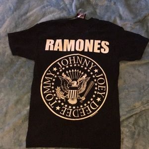 Black Ramones punk band tee